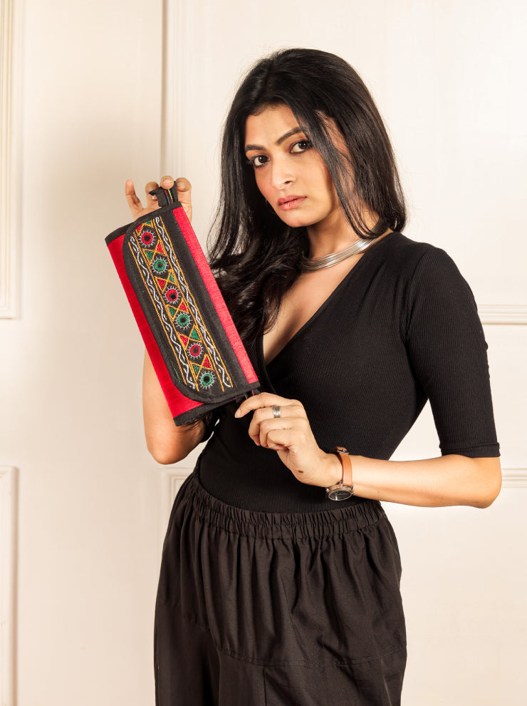 Embrace Cultural Elegance: Handcrafted Kutchhi Wallet - Heritage Haat