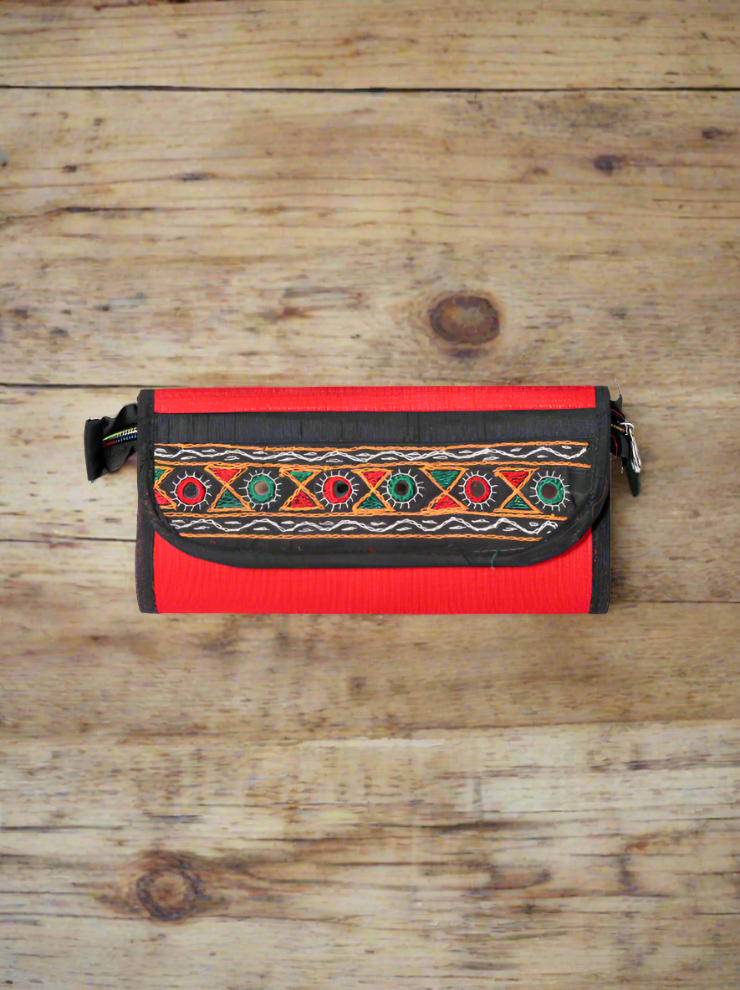 Embrace Cultural Elegance: Handcrafted Kutchhi Wallet - Heritage Haat