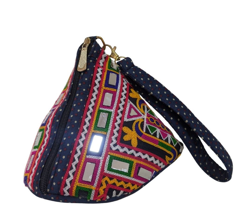 Boho Luxe Handbag Styled with Urban Chic – Evening Bazaar Look
